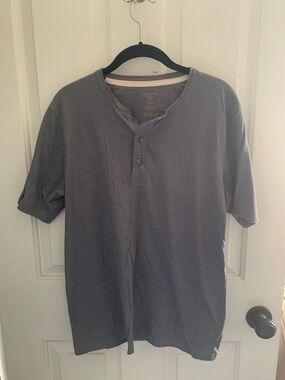 Dockers Men's Short-Sleeve Henley in Slate Gray